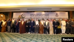 Para Menteri Luar Negeri Organisasi Kerja Sama Negara-negara Islam (OKI), berfoto dalam pertemuan pendahuluan beberapa KTT di Jeddah, Saudi Arabia, 29 Mei 2019. 