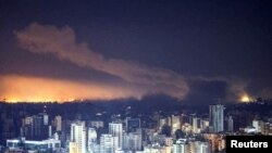 이스라엘군 공격으로 레바논 베이루트 교외 지역에서 연기가 피어오르고 있다, (자료사진)