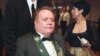 Le roi du porno Larry Flint offre 10 millions de dollars pour destituer Trump
