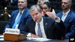 美国联邦调查局（FBI）局长克里斯托弗·雷2023年12月5日出席参议院司法委员会听证会作证。（美联社）