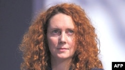 Bà Rebekah Brooks từ chức Tổng Giám đốc của News International