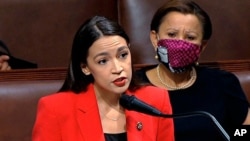 Anggota DPR AS, Alexandria Ocasio-Cortez, saat memberi pernyataan di Capitol Hill, Washington, 23 Juli 2020.