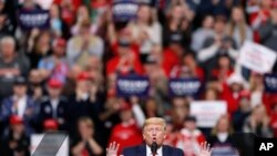 도널드 트럼프 미국 대통령이 30일 아이오와주 디모인 유세에서 연설했다.