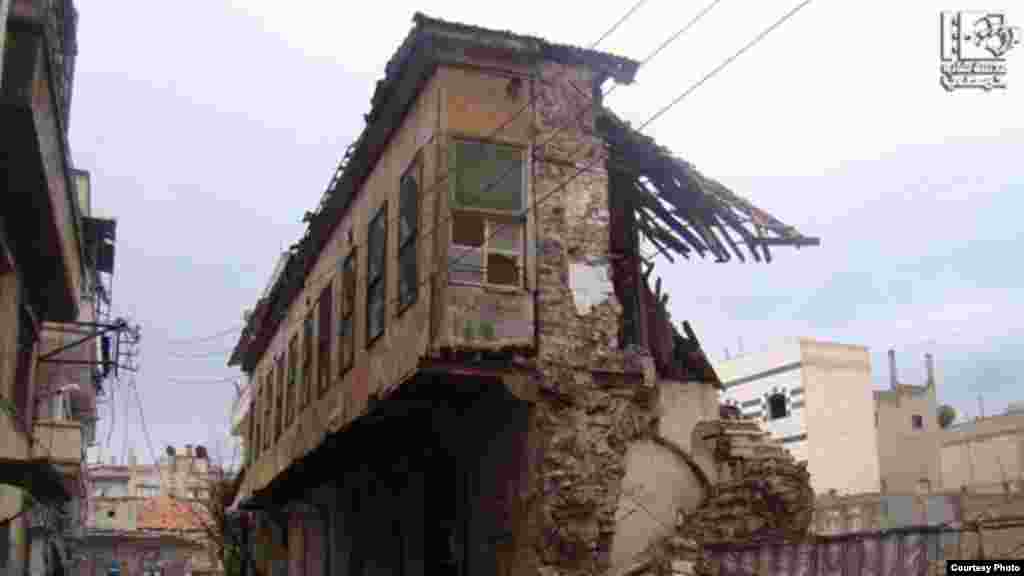 Pasar kuno di Homs hancur karena serangan rezim Suriah (5/1). (Lens Young Homsi)