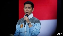 Cawapres 02 Gibran Rakabuming Raka pada debat Cawapres di Jakarta Convention Center Minggu malam (21/1).