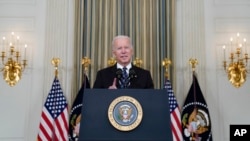 ប្រធានាធិបតី​សហរដ្ឋ​អាមេរិក​លោក Joe Biden ថ្លែង​សុន្ទរកថា​ស្តីពី​របាយការណ៍​ការងារ​ខែ​តុលា​ពី​សេតវិមាន​ក្នុង​រដ្ឋធានី​វ៉ាស៊ីនតោន កាលពី​ថ្ងៃទី៥ ខែវិច្ឆិកា ឆ្នាំ២០២១ ក្នុង​ទីក្រុង​វ៉ាស៊ីនតោន។