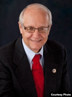 Klayd Xolman (Clyde Haulman), Vilyamsburg shahar meri, "Amerika Ovozi" bilan suhbat qilib, bu tarixiy maskanning bugungi kuni haqida aytib berdi