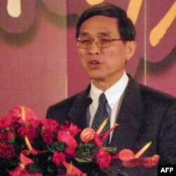 台湾经济部长施颜祥发表演讲