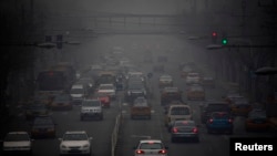 Udara kota Beijing yang penuh dengan polusi (foto: dok). Kota-kota akan terus menghadapi permasalahan lingkungan dengan makin banyaknya warga tinggal di perkotaan. 