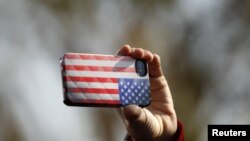 មាន​បេក្ខ​ជន​ចំនួន​ពីរ​រូប​គឺ​លោក​ប្រធានាធិបតី​បារ៉ាក់ អូបាម៉ា ពី​គណ​បក្ស​ប្រជាធិ​បតេយ្យ​និង​លោក​មីត្ត រ៉មនី​ បេក្ខ​ជន​ពី​គណ​បក្ស​សាធារណៈ​រដ្ឋ​បាន​​ឈរ​ឈ្មោះ​ប្រកួត​ប្រជែង​យក​តំណែង​ប្រធា​នាធិបតី​នៃ​សហរដ្ឋ​អា​មេរិក​។​