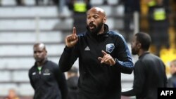 Thierry Henry Montreal parle à ses joueurs lors d'un match entre l'Impact Montreal et le Deportivo Saprissa, USA, le 19 février 2020. (Photo by John DURAN / AFP)