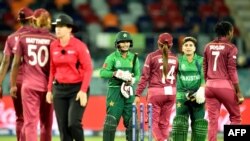 د ښځو د کرکټ په دغه نړیوال جام کې د پاکستان او بنګله دېش په ګډون لس لوبډلې دي.
