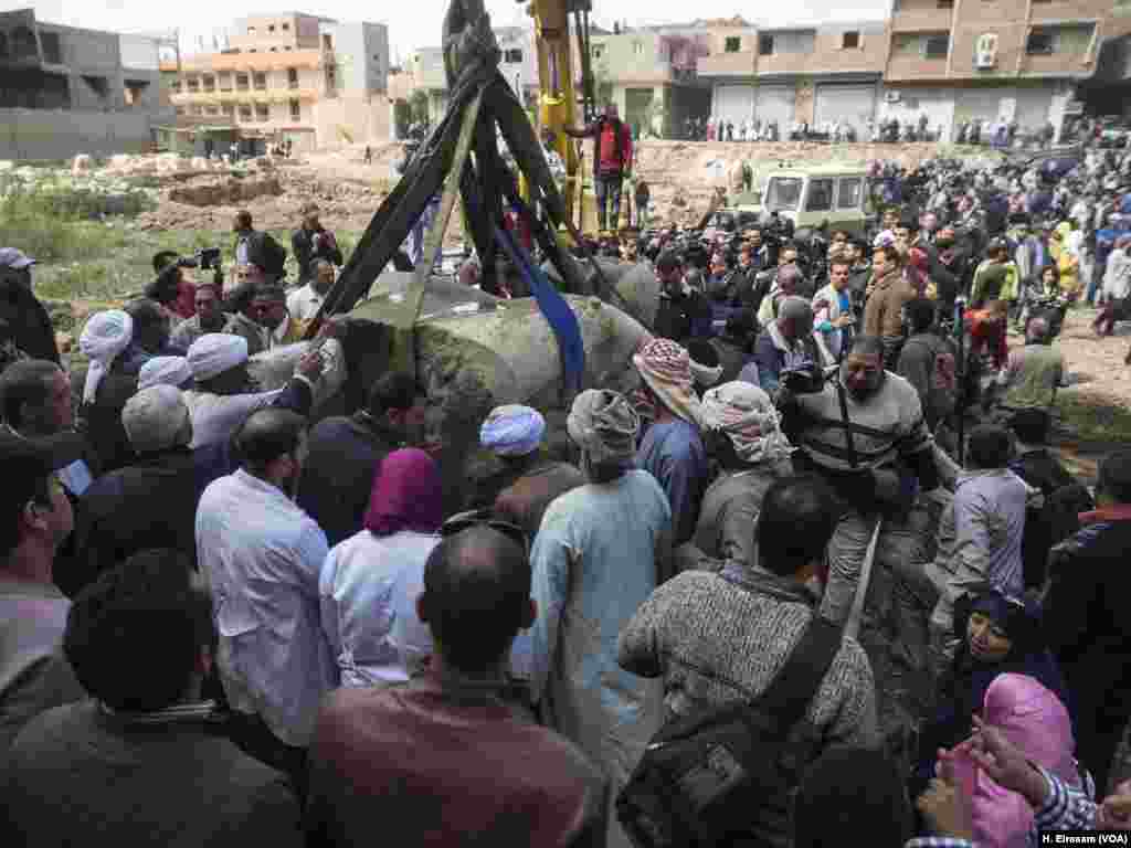 The statue is 8-meter high and weighs 8.5 tons and made from quartzite stone.