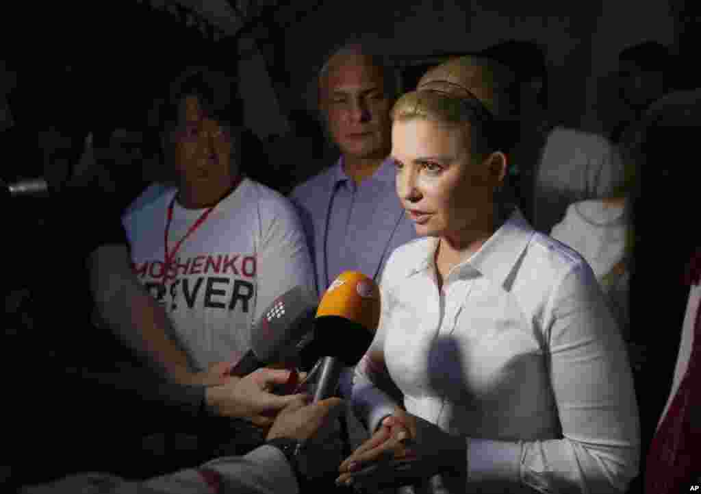 Ukraine presidential candidate Yulia Tymoshenko speaks to press in Kyiv, May 25, 2014. 