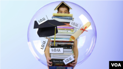 Di Amerika, jutaan mahasiswa memiliki utang biaya kuliah sekitar 75 ribu hingga 200 ribu dolar, khususnya yang belajar pada tingkat pasca sarjana. (Foto: ilustrasi).