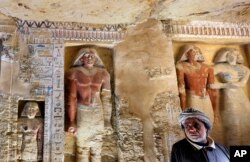 Saeed Abdel Aal, pekerja ekskavasi di lokasi "Wahtye", Saqqara, kawasan Giza, Mesir, Sabtu, 15 Desember 2018
