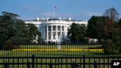 Bela kuća u Vašingtonu snimljena 1. oktobra 2019, dok demokrate u Predstavničkom domu povlače agresivne pozive u svojoj istrazi o opozivu predsednika Donalda Trampa.