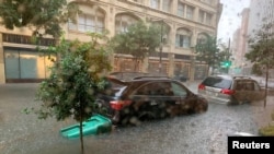 Vozila su zaglavljena na ulicama Nju Orleansa