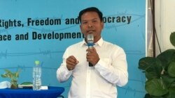 រូបឯកសារ៖ លោក​បណ្ឌិត ​សេង សារី អ្នកសិក្សាស្រាវ​ជ្រាវ​សង្គម​ឯករាជ្យ​ថ្លែង​ទៅកាន់​អ្នកចូលរួមក្នុង​ពិធី​ប្រារព្ធ​ទិវា​សិទ្ធិមនុស្ស​អន្តរជាតិ​១០ធ្នូ​នៅ​មជ្ឈ​មណ្ឌល​សម្ព័ន្ធ​ភាព​ការងារ​ និង​សិទ្ធិមនុស្ស នា​ទីក្រុង​ភ្នំពេញ​ ថ្ងៃទី​១០ ខែ​ធ្នូ ឆ្នាំ​២០២០។ (ហ៊ុល រស្មី​/វីអូអេ)