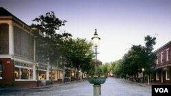Nantucket’s restful town center, though this photo was certainly not taken in the summertime, when the streets are full of cars that tourists bring over on a ferry. (Carol M. Highsmith)