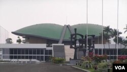 Gedung baru, yang akan menggantikan gedung lama ini, menurut rencana akan dilengkapi sejumlah fasilitas seperti kolam renang dan spa.