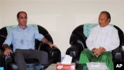 Tomas Ojea Quintana (kiri), utusan hak asasi manusia PBB.