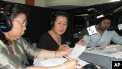 Lim Mony, deputy head of the women’s section for the rights group Adhoc, and Hor Malin, undersecretary of state for the Ministry of Women’s Affairs, on "Hello VOA" Monday. 