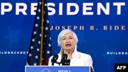 조 바이든 행정부 첫 재무장관에 지명된 재닛 옐런 전 연방준비제도(Fedㆍ연준) 의장이 1일 기자회견에서 발언하고 있다. 