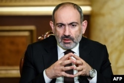 Le Premier ministre arménien Nikol Pashinyan donne une interview à Erevan, le 06 octobre 2020