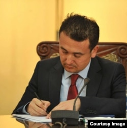 Sulton Fayziy, General Do'stumning yaqin maslahatchilaridan biri