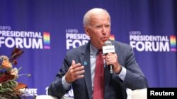 جو بایدن از زمان نامزدی در انتخابات تاکید کرده بود که از مدافعان حقوق دگرباشان جنسی است. عکسی از او در نشستی در ایالت آیوا 