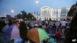 Antivladin protest u blizini makedonskog Sobranja, 17. maja 2015.