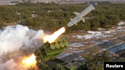 14일 진행한 '바다수리-6'형 검수 사격시험 장면이라며 조선중앙통신이 다음날 공개한 사진.