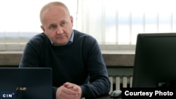 Elvedin Grabovica, bivši generalni direktor „Elektroprivrede BiH“, smatra da je Ured za razmatranje žalbi odgovoran za štetu koju je ovo javno preduzeće moralo platiti. (Foto: CIN)