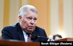 Michael Luttig tokom pretresa u Kongresu.