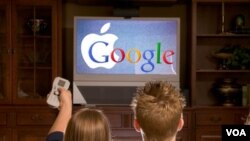 Google dan Apple tengah bekerja sama dengan para penyedia program televisi AS untuk memasang video-video tambahan di internet.