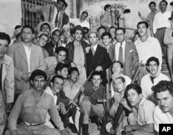 Jose Figuerez Ferrer hakimiyyətinin ilk dönəmində ordunu ləğv etdi, milli bank yaratdı, qadınlara və qaradərililərə səsvermə hüququ bəxş etdi.