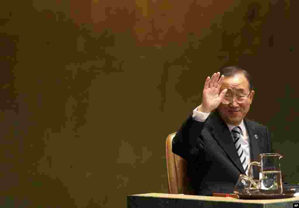 Sekjen PBB Ban Ki-moon menyapa peserta Sidang Majelis Umum PBB ke-67, New York (25/9).