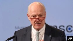 លោក Staffan de Mistura បេសកជន​​របស់​អង្គការ​សហប្រជាជាតិ​ថ្លែង​នៅ​ក្នុង​សន្និសីទ​សន្តិសុខ​នៅ​ទីក្រុង​មុយនិច​ ប្រទេស​អាល្លឺម៉ង់ កាល​ពី​ថ្ងៃទី​១៩ ខែកុម្ភៈ។