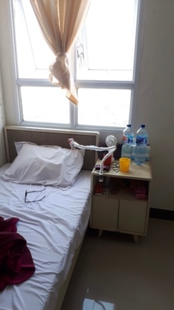 Juno ditempatkan di sebuah unit dengan dua kamar tidur, kamar mandi, ruang tamu, dan dapur. (Foto: Courtesy/@jtuvanyx)