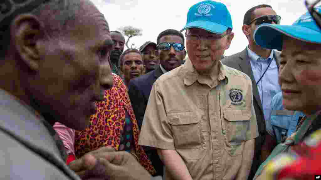 የተባበሩት መንግሥታት ድርጅት ዋና ጸሓፊ ባን ኪ ሙን በኢትዮጵያ የተከሰተውን ድርቅና የምግብ እጥረት ሁናቴ በቅርብ ለመከታተል ወደ ኢትዮጵያ ተጉዘዋል