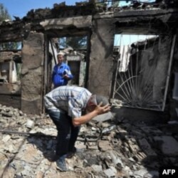 Qirg'izistonda etnik mojaro qaytalanmasligi, mintaqa tinch bo'lishi uchun BMT konkret choralar ko'rgani yo'q. Insonparvarlik yordamining o'zi yetmaydi, deydi mutaxassislar