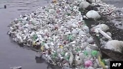 Dünyada istehsal olunan plastik materialların 3 faizə qədəri okeana tullanılır (video)
