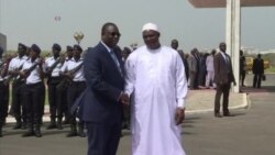 Arrivée à Dakar du président Barrow pour sa 1ère visite officielle (vidéo)