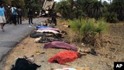 Salah satu ledakan bom pinggir jalan yang dipasang oleh pemberontak Maois di India timur (foto: dok).