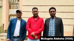 ገለ ካብ ኣባላት ፖሊስ 