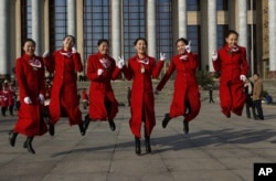 中共十八大会场的女服务员们