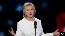 هیلری کلنتن در آخرین روز کنوانسیون ملی حزب دموکرات در ایالت فلادلفیا