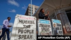 Les Zimbabwéens ont vivement salué la chute de Robert Mugabe