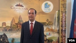 រូបឯកសារ៖ លោក ជុំ សុន្ទរី ឯកអគ្គរាជទូត​កម្ពុជា​ប្រចាំ​ប្រទេស​អាមេរិក នៅ​ឯវេទិកា​ការទូត​នៃ​ប្រទេស​តំបន់​ទន្លេមេគង្គ​ដែល​រៀបចំ​ដោយ​មជ្ឈមណ្ឌល Meridian អន្តរជាតិ​នៅ​រដ្ឋធានី​វ៉ាស៊ីនតោន កាលពី​ដើមខែ​មិថុនា​ឆ្នាំ២០១៩។ (សុខ ខេមរា/VOA)